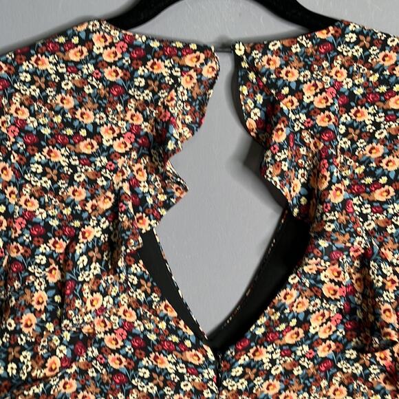 TopShop Floral Mini Dress With Ruffled Cutouts Size 4 - Picture 7 of 9